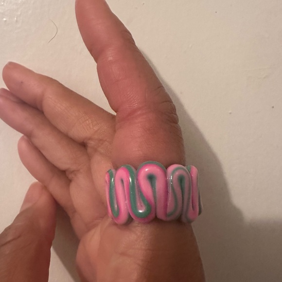 Chubby Wavy Ring - Picture 3 of 5